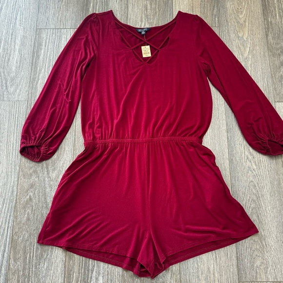 American Eagle Outfitters, Soft and Sexy Long Sleeve Romper Shorts Size XL NWT - Picture 1 of 8